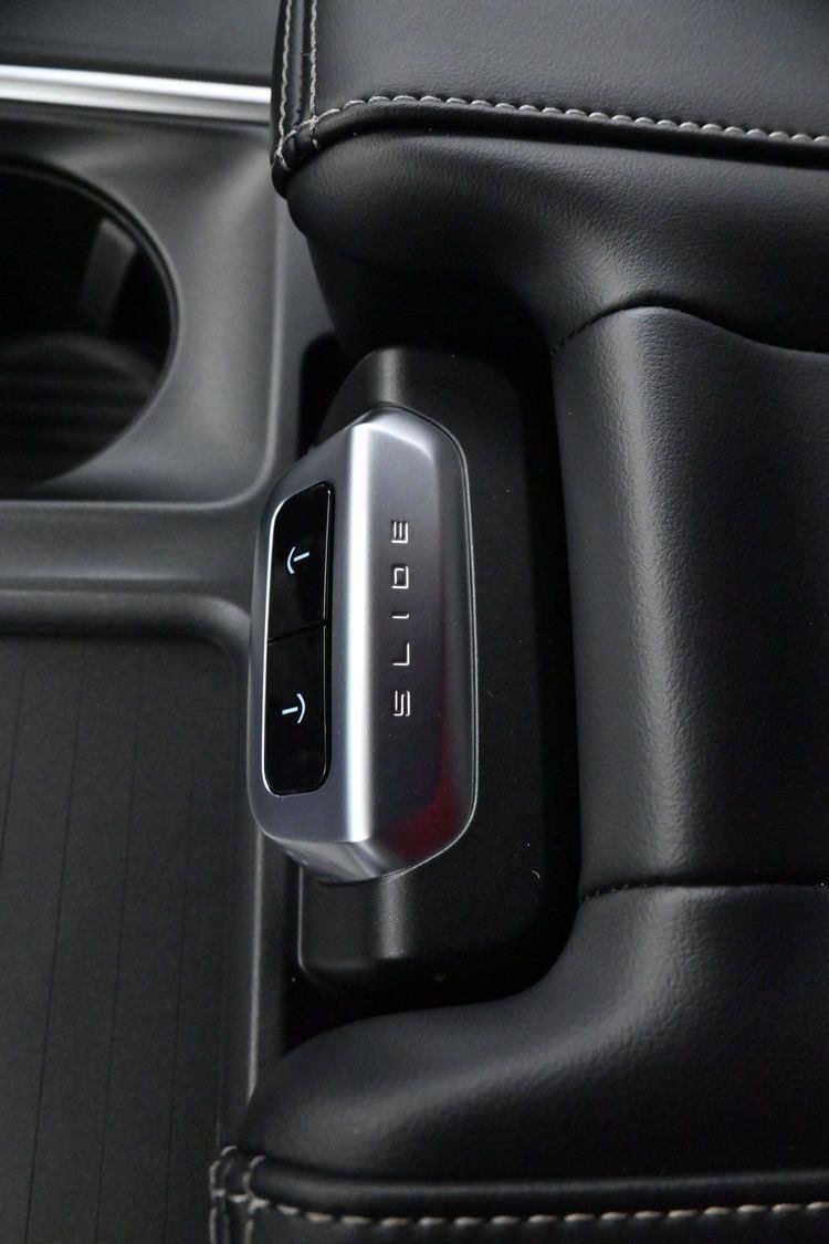 Used 2025 Agate Black Ford Platinum image 33