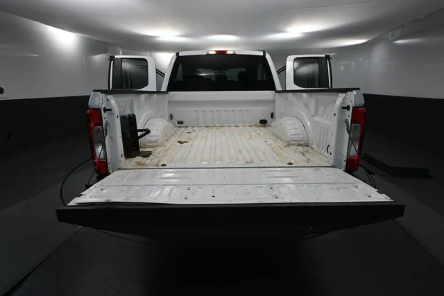 Used 2019 White Ford XL image 35
