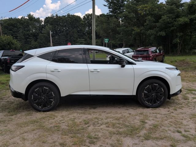 New 2026 White Nissan Platinum image 3