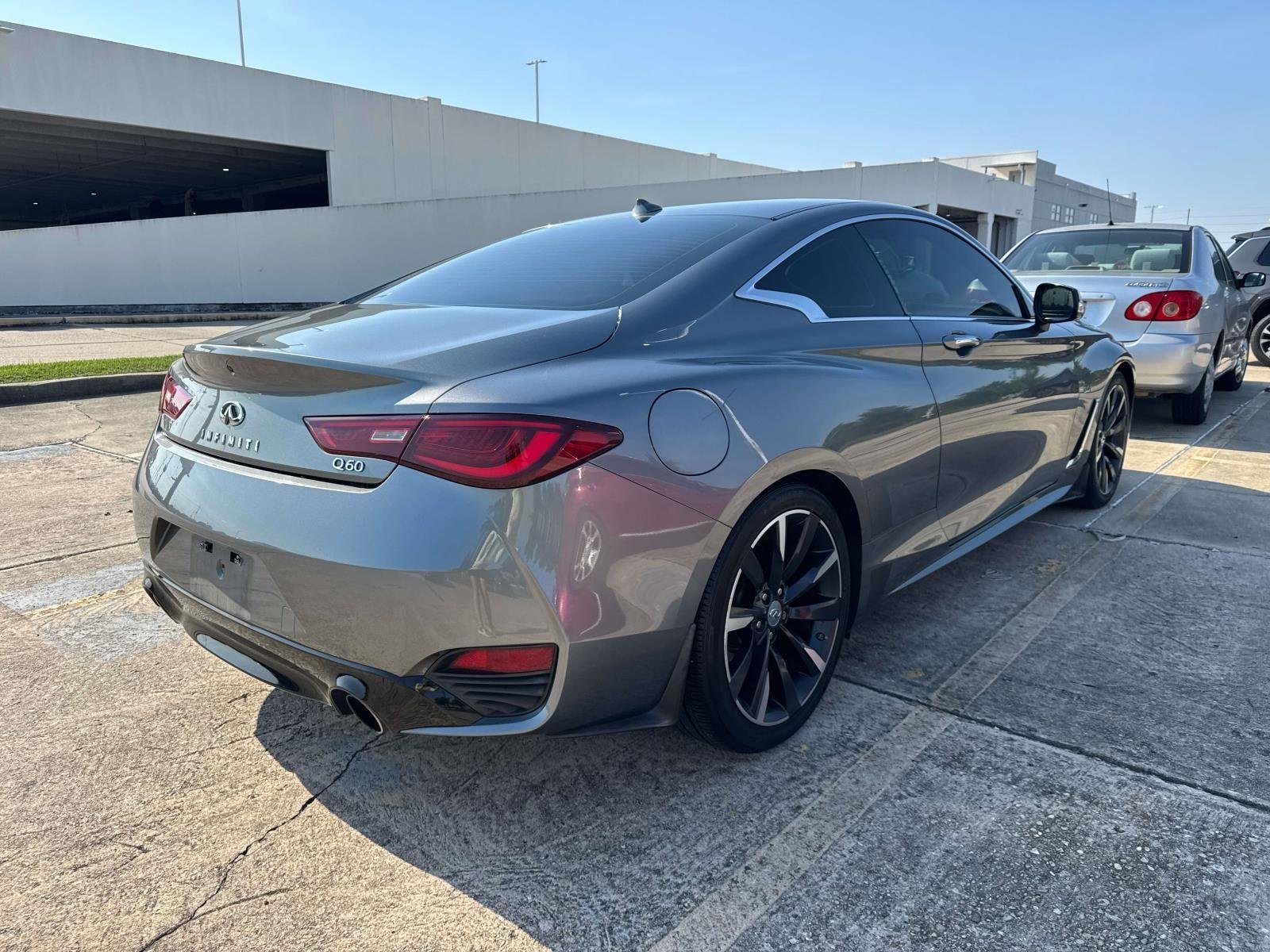 Used 2018 Graphite Shadow INFINITI 3.0t LUXE image 6