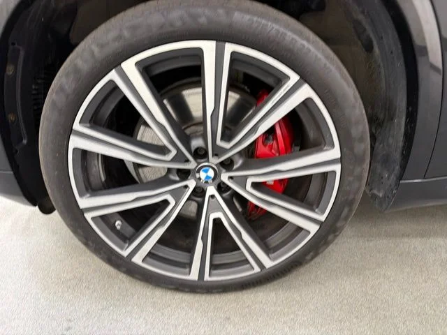 Used 2022 Black BMW M50i image 33