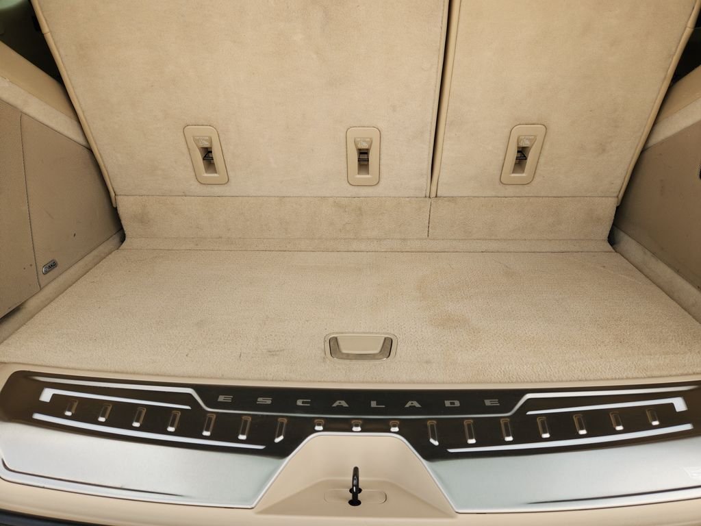 Used 2021 Gray Cadillac Premium Luxury image 35