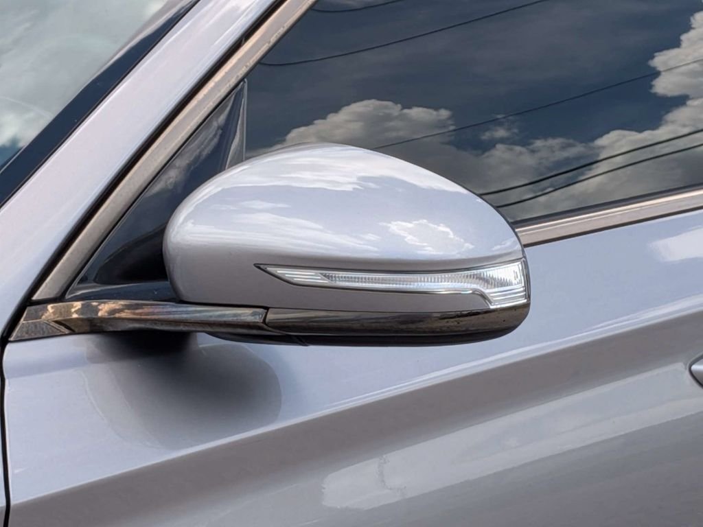 Used 2023 Silver Genesis 2.0T image 10