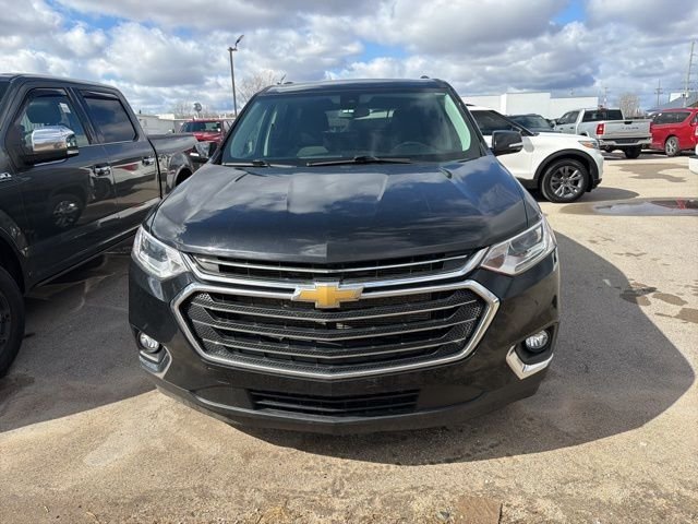 Used 2020 Chevrolet Traverse 1LT with VIN 1GNEVGKW3LJ187970 for sale in Standish, MI