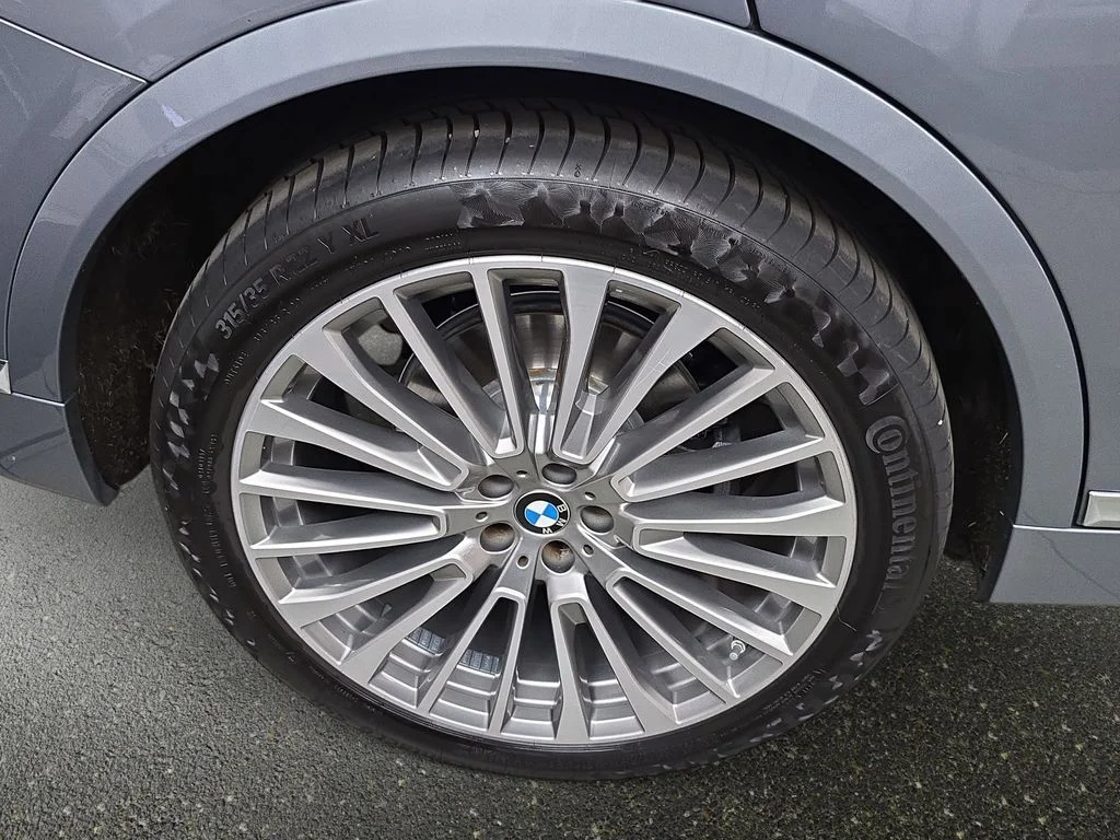 Used 2023 Skyscraper Gray Metallic BMW xDrive40i image 33