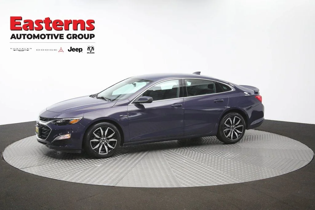 Used 2025 Black Chevrolet RS image 57