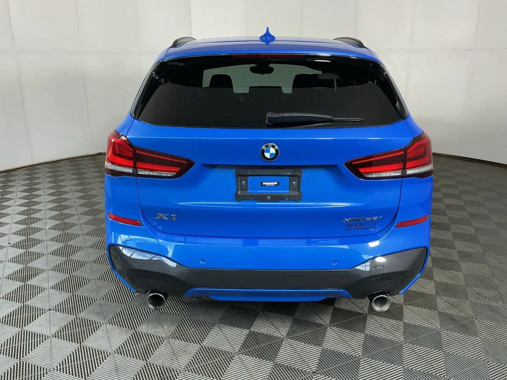 Used 2022 Blue BMW xDrive28i image 11