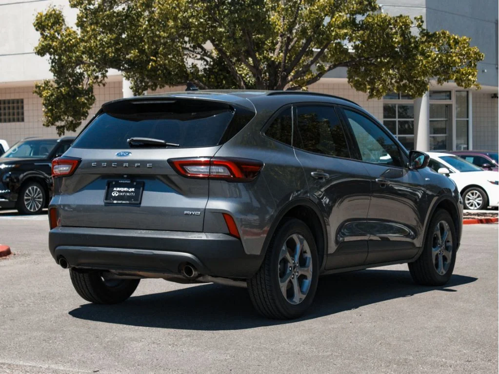 Used 2025 Gray Ford ST-Line Select image 6