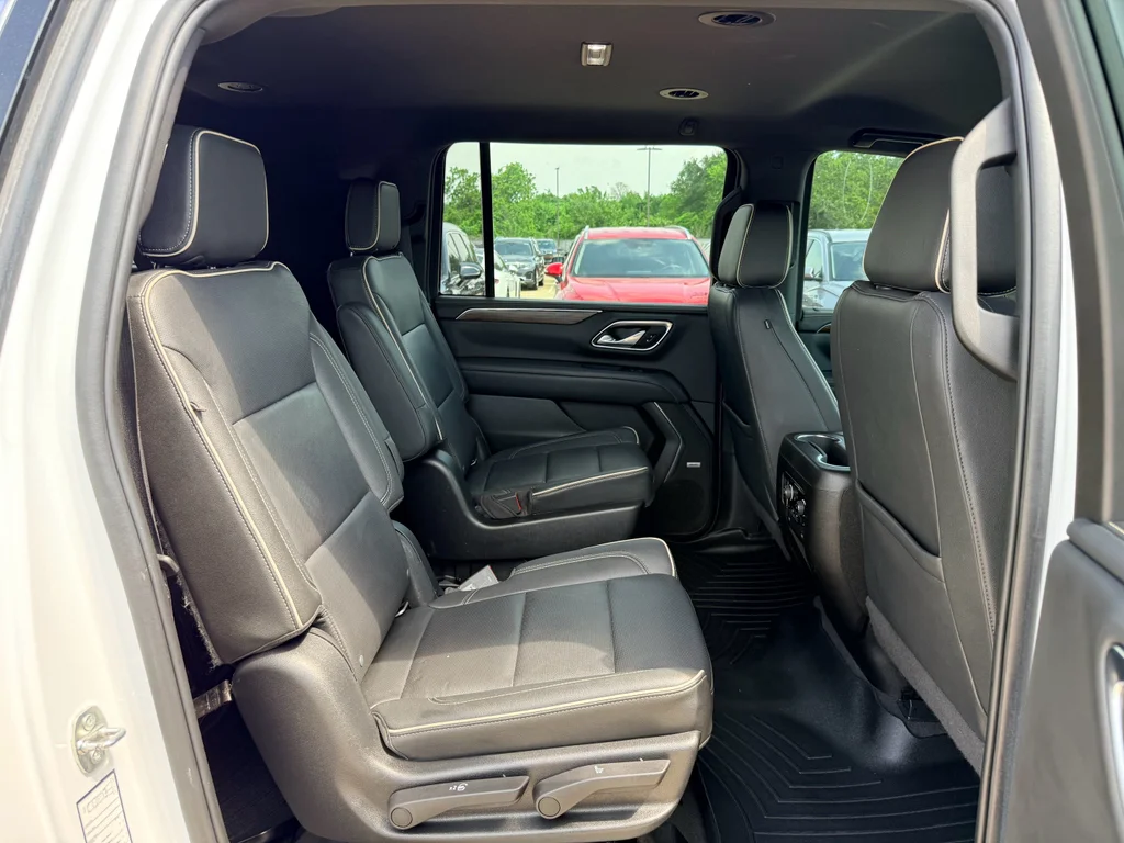 Used 2022 Summit White Chevrolet Premier image 25