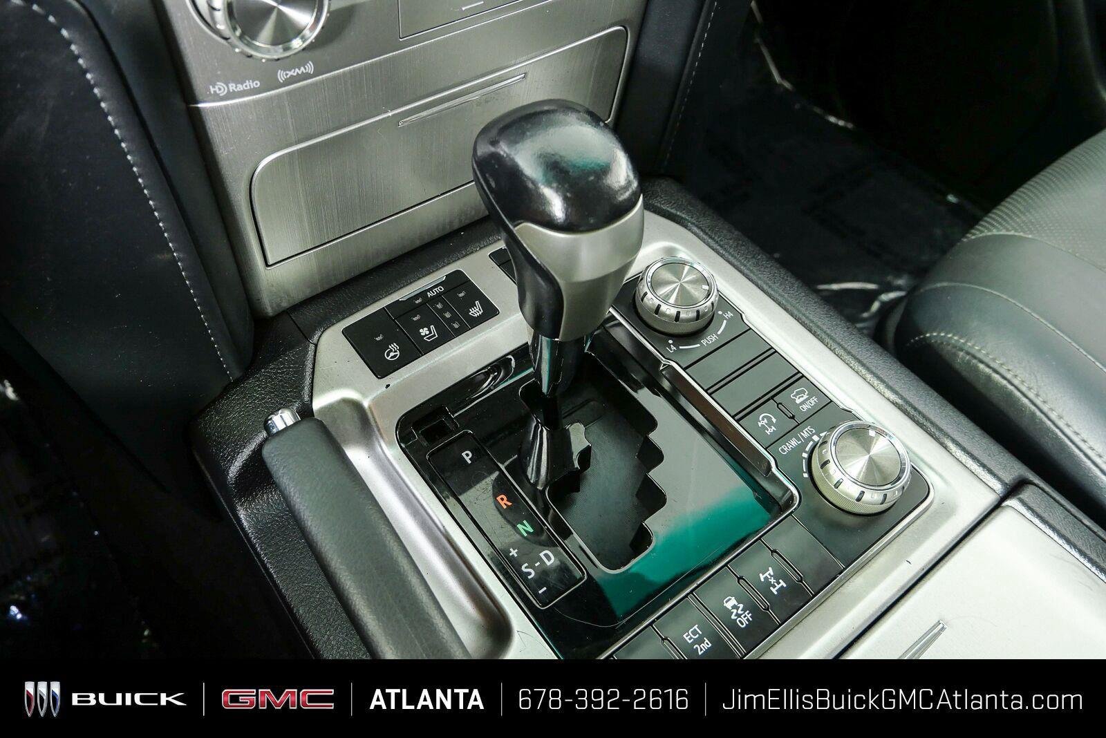 Used 2017 Classic Silver Metallic Toyota Base image 18