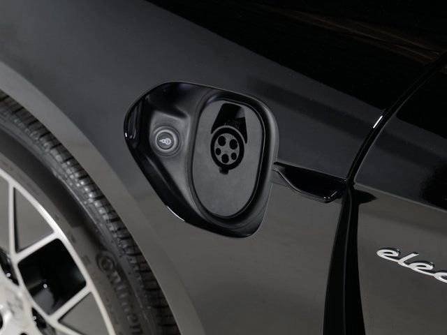 New 2026 Black Porsche 4S image 34