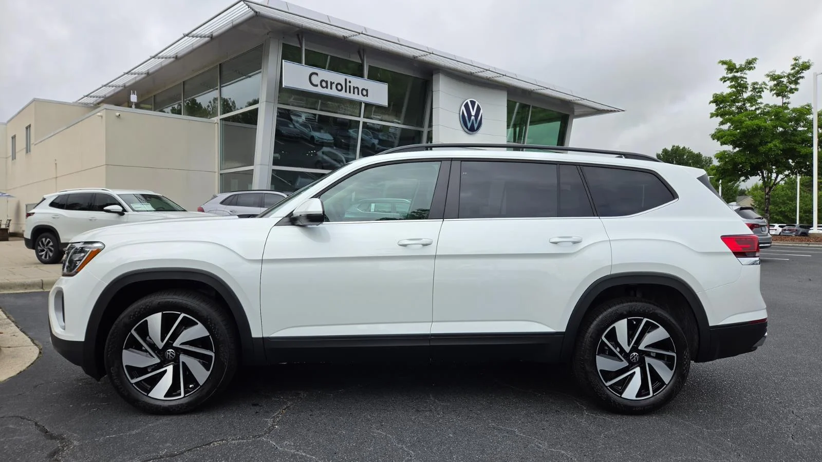 New 2026 opal white pearl Volkswagen 2.0T SE w/Technology image 2