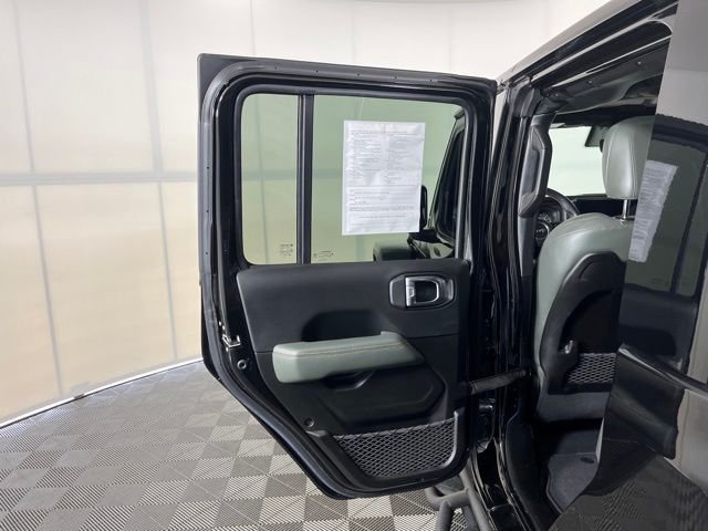 Used 2024 Black Jeep Mojave image 39