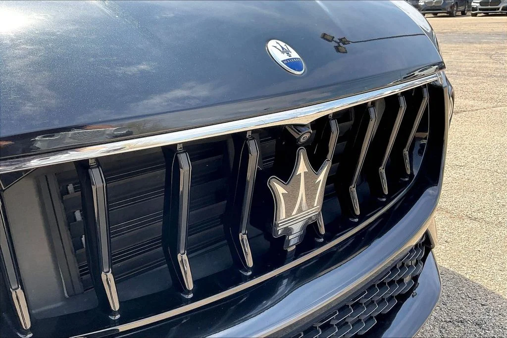 Used 2023 Nero Ribelle Metallic Maserati Modena image 33