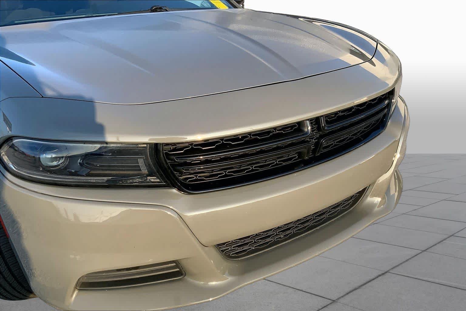 Used 2023 Destroyer Gray Clearcoat Dodge SXT image 29