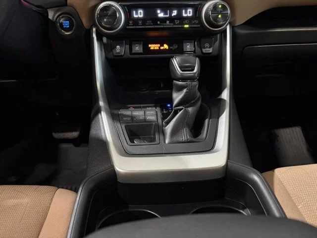 Used 2020 Black Toyota XLE image 20