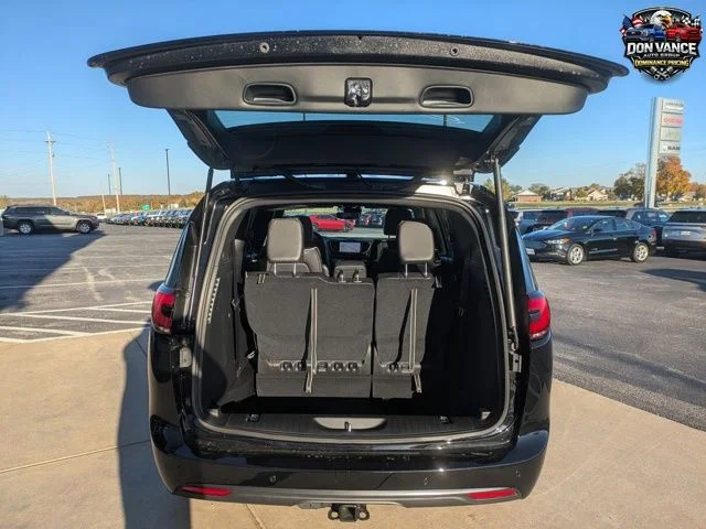 2026 Chrysler Pacifica Limited - Photo 20