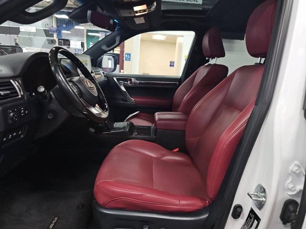 2023 Lexus GX 460 photo 3