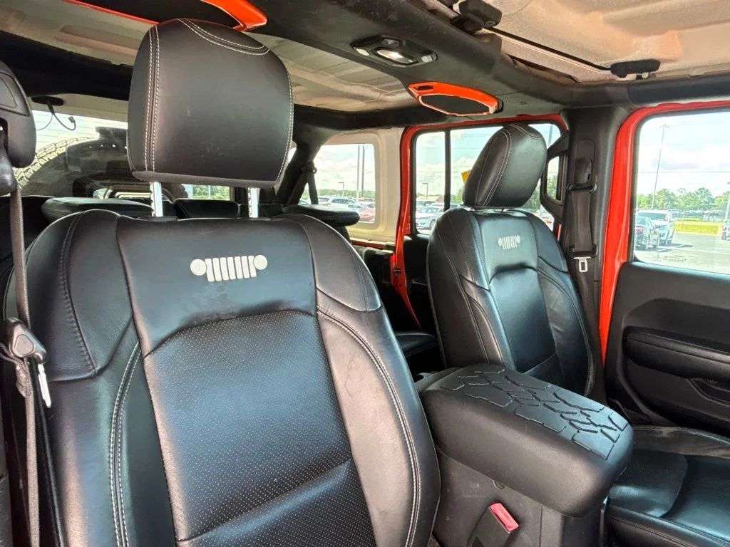 Used 2018 Orange Jeep Unlimited Rubicon image 15