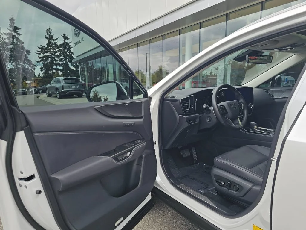 Used 2024  Lexus NX 350 Luxury image 23