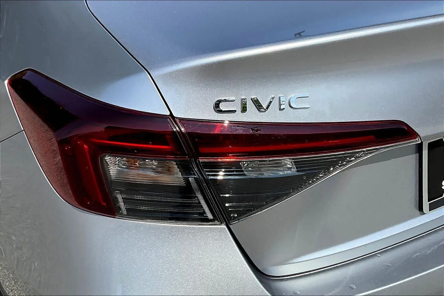 Used 2025 Solar Silver Metallic Honda LX image 28