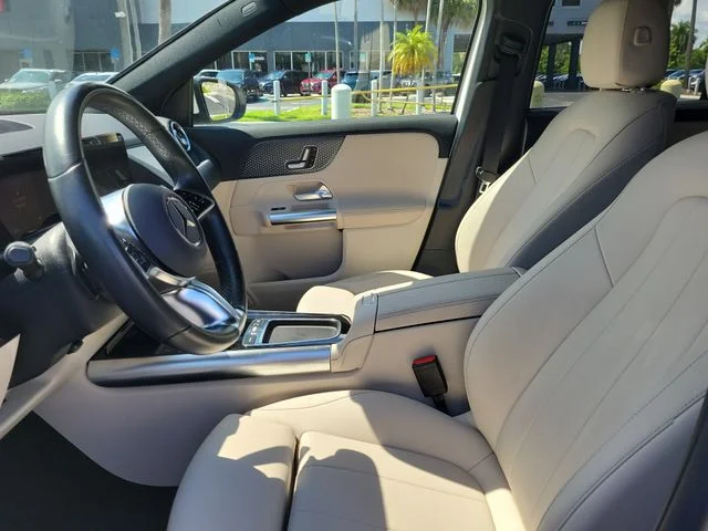 Used 2025 White Mercedes-Benz GLA 250 image 18