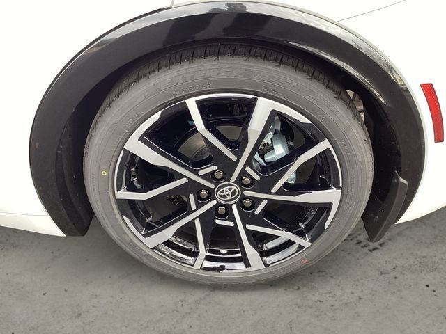New 2026 Wind Chill Pearl <sup>1</sup> Toyota  XSE image 14