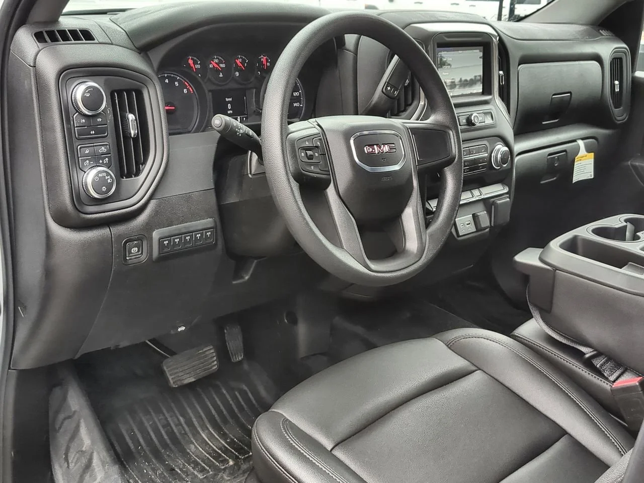 2025 GMC Sierra 3500 Chassis Cab Pro - Photo 10