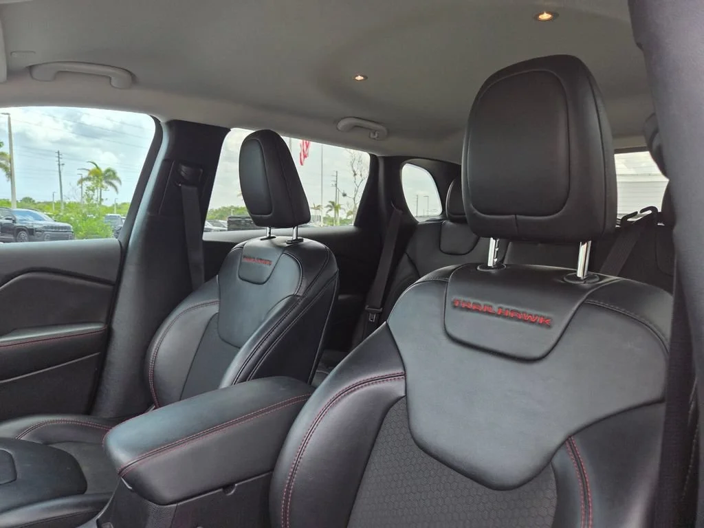 Used 2022 Granite Crystal Metallic Clearcoat Jeep Trailhawk image 27