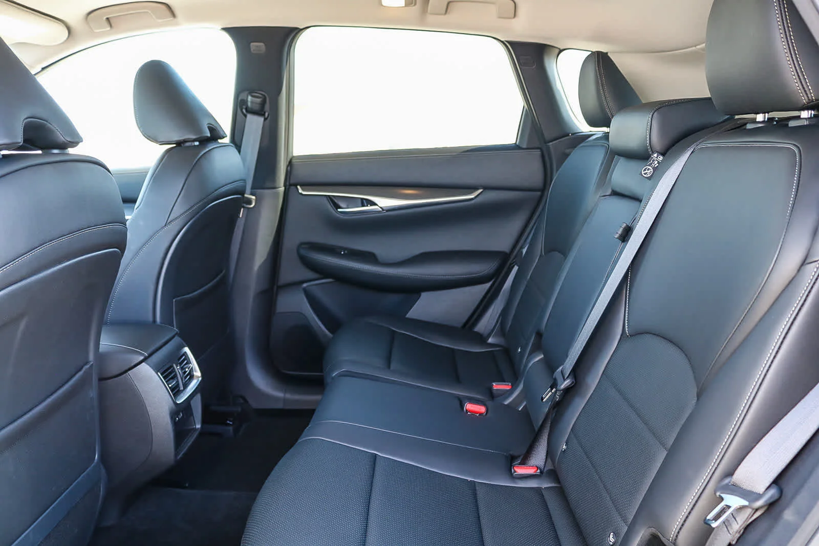 New 2025 GRAPHITE SHADOW INFINITI LUXE AWD image 20