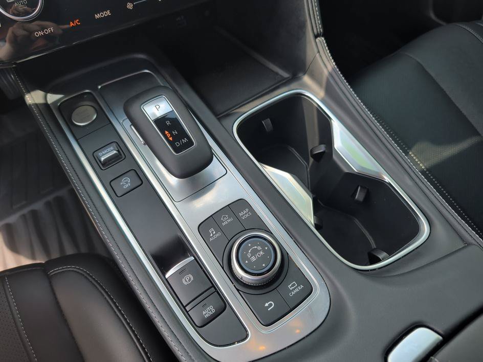Certified Used 2025 Harbor Gray INFINITI LUXE image 26
