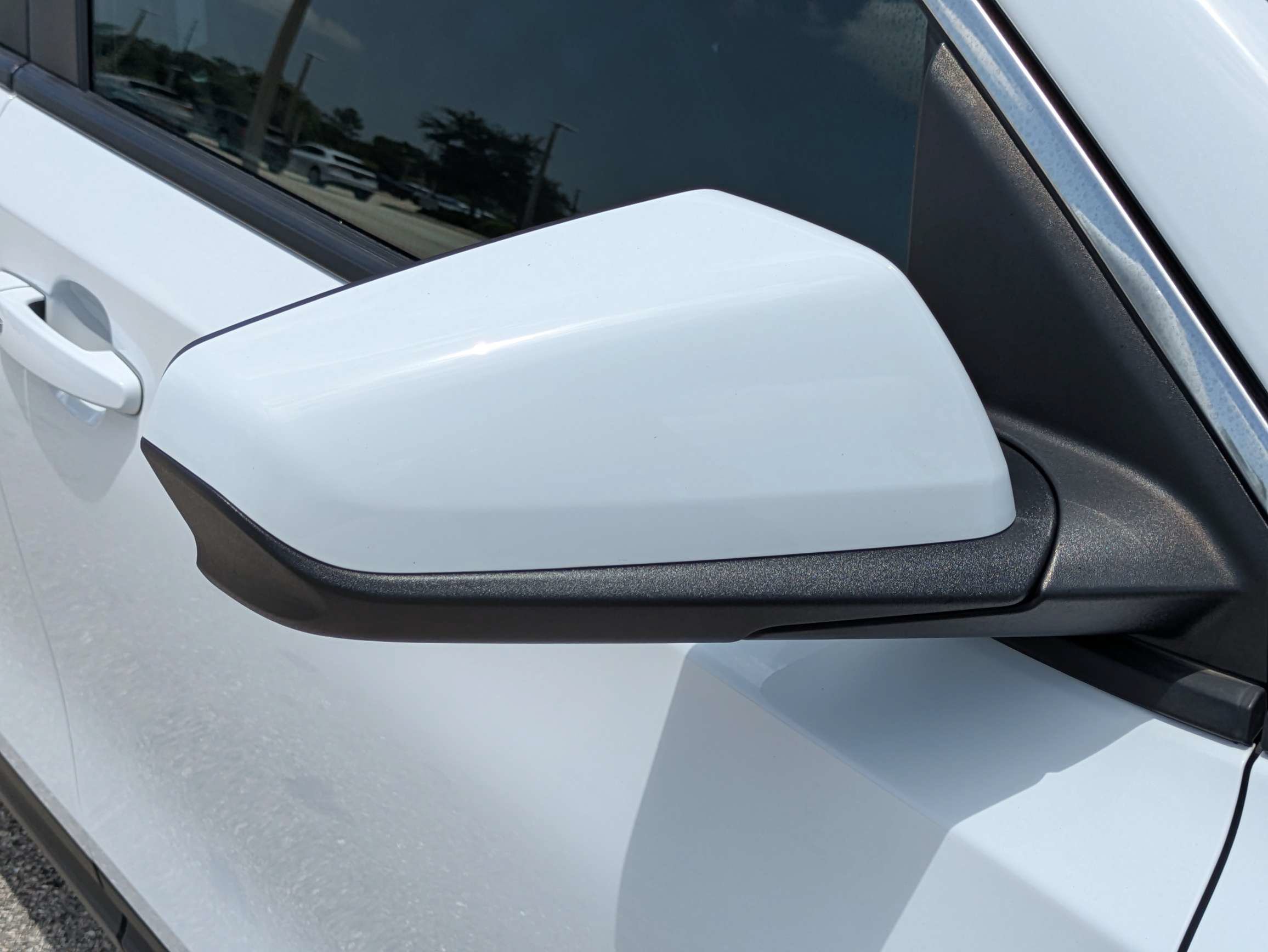 Used 2024 Summit White GMC SLE image 12