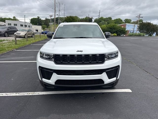 New 2026 Bright White Clear-Coat Exterior Paint Jeep Altitude image 2