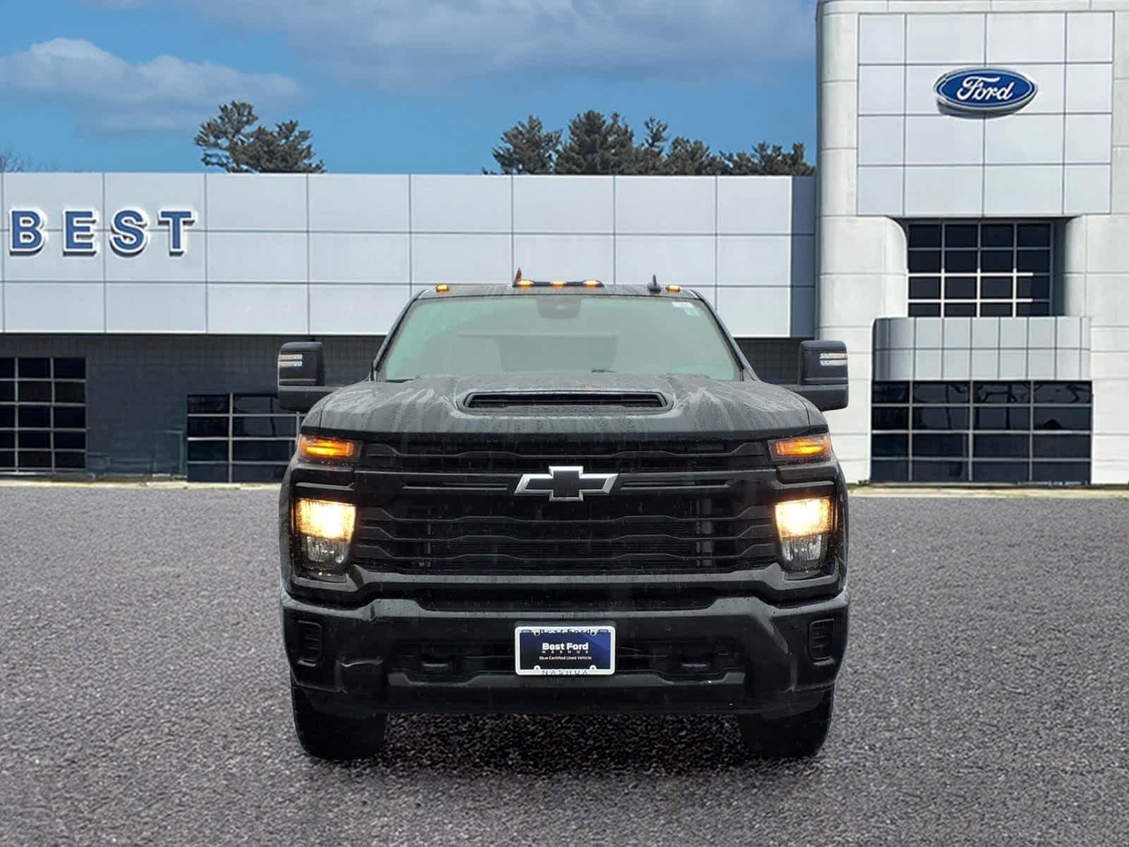 Used 2025 Black Chevrolet Custom image 10