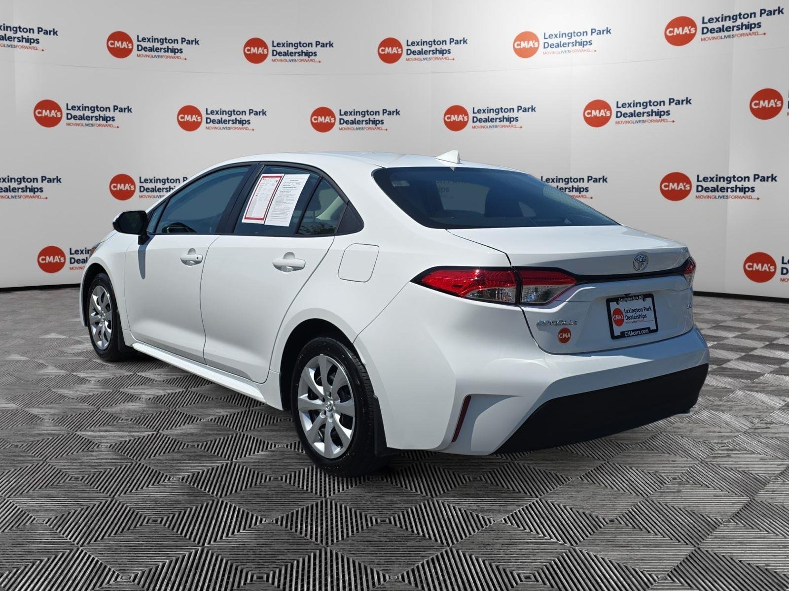 Used 2025 Ice Cap Toyota LE image 5
