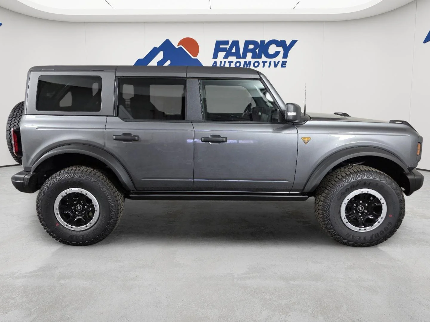 Used 2025 Carbonized Gray Metallic Ford Badlands image 9