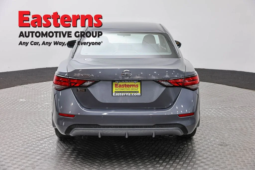 Used 2023 Gray Nissan S image 6