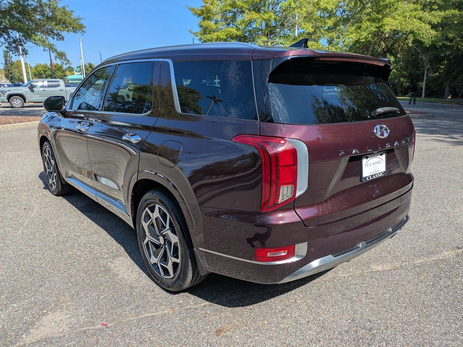 Used 2022 Sierra Burgundy Hyundai Calligraphy image 6