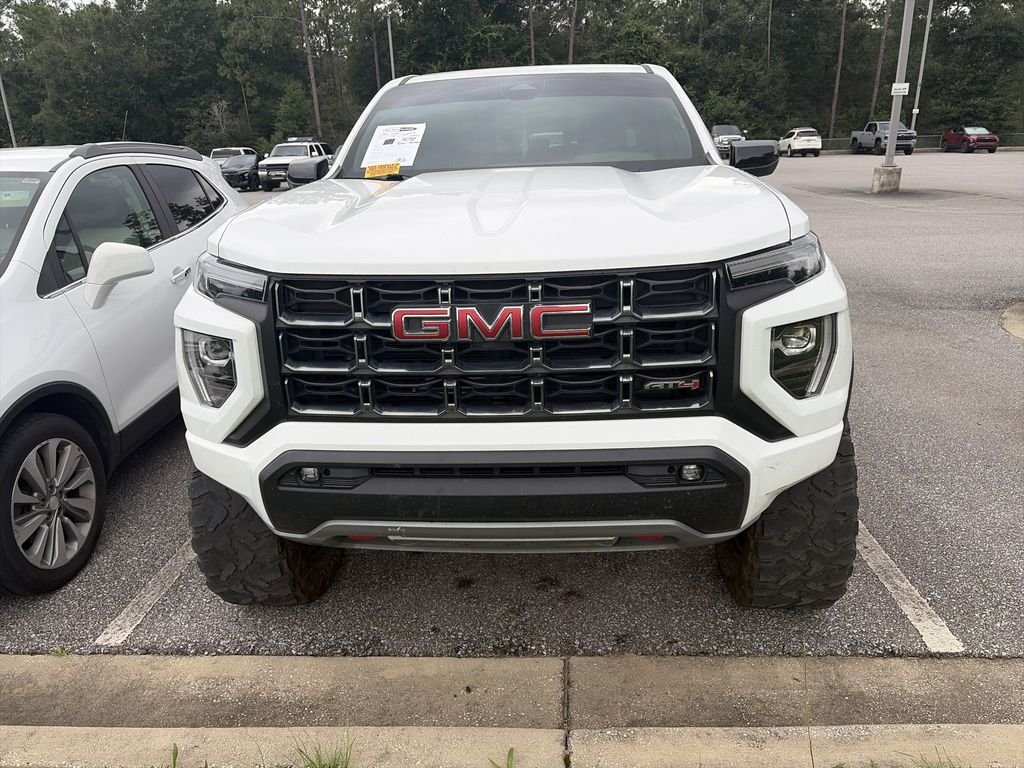 Used 2023 White GMC AT4 image 3