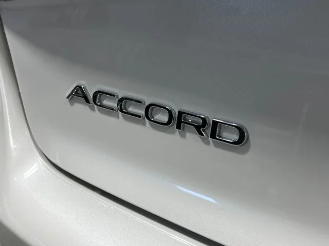 New 2026 Platinum White Pearl Honda SE image 6