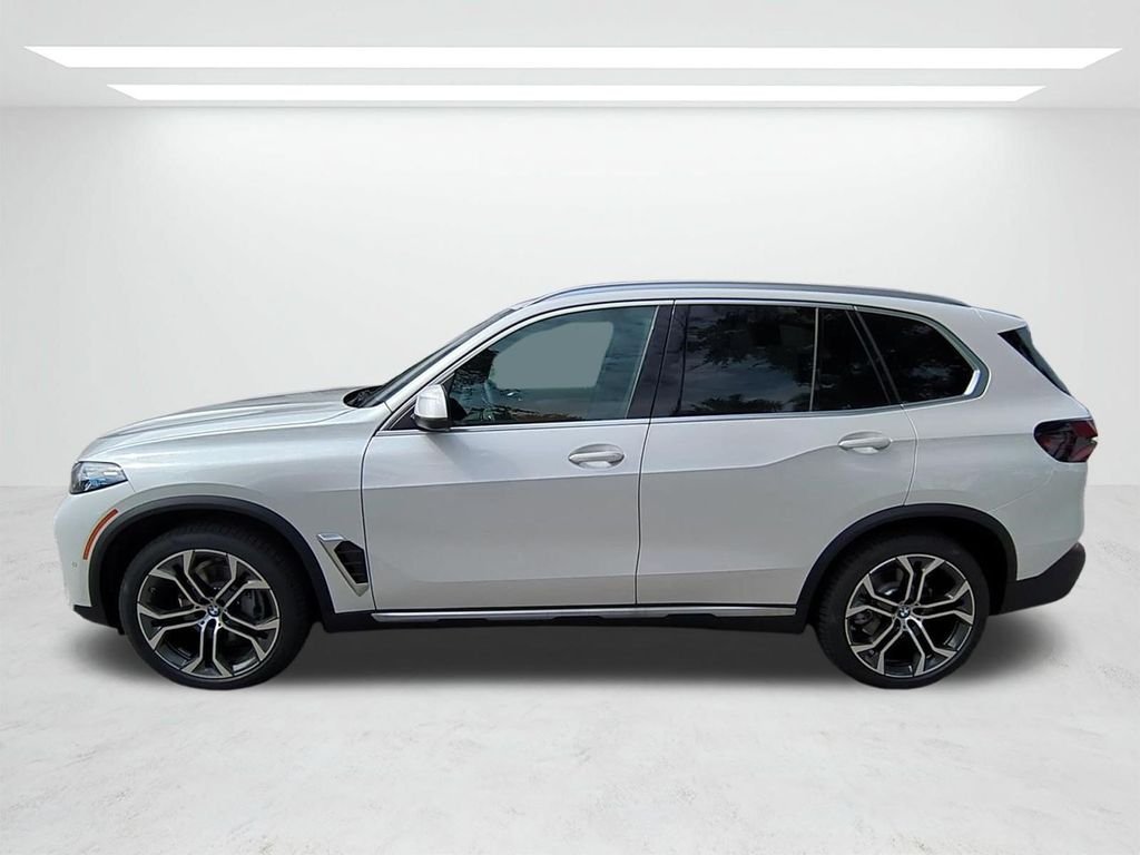 New 2026 White Metallic BMW xDrive40i image 7