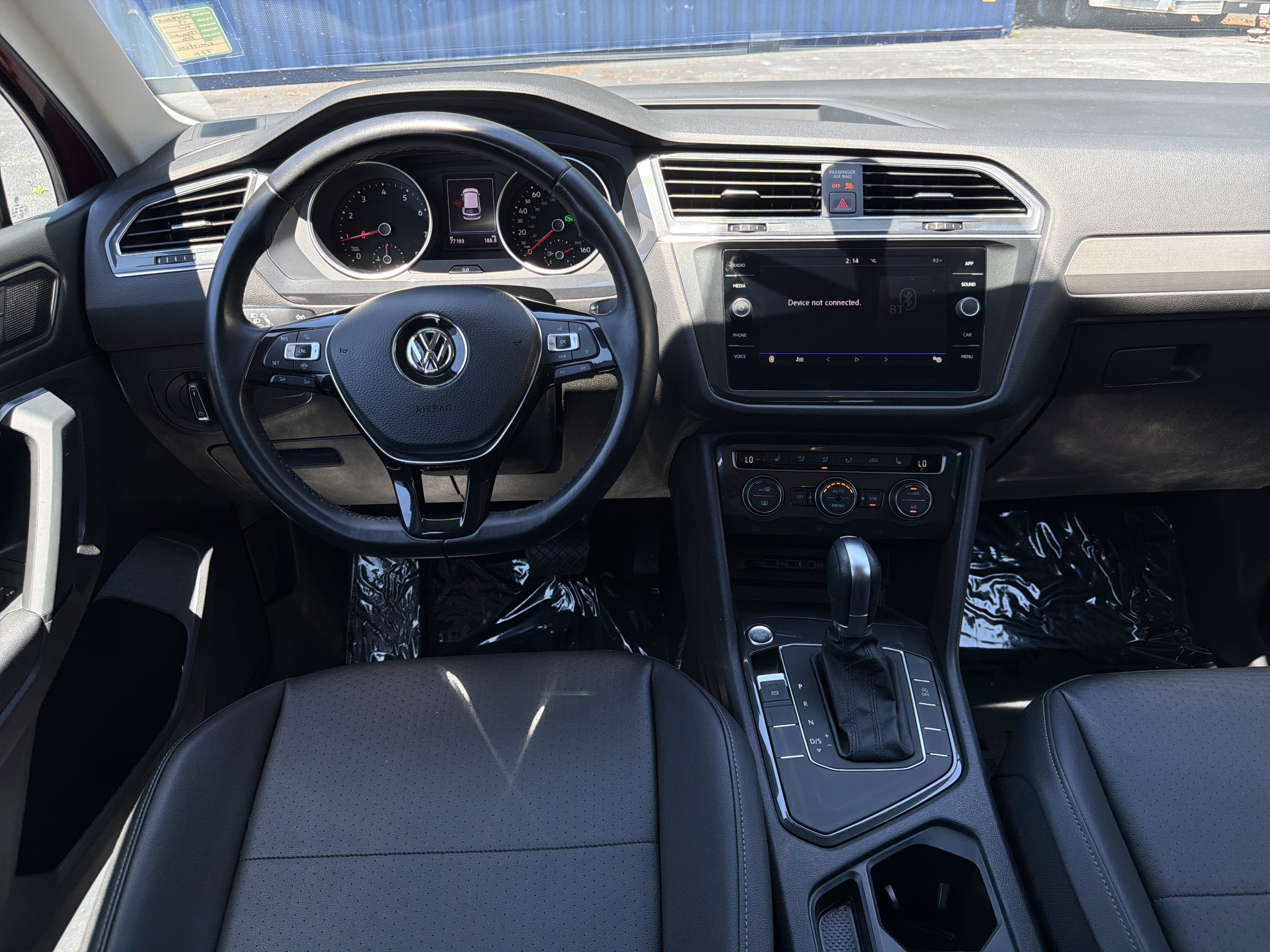 Used 2019  Volkswagen SE image 23