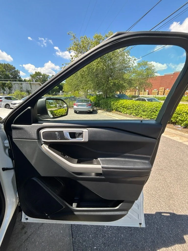 Used 2023 White Ford XLT image 27