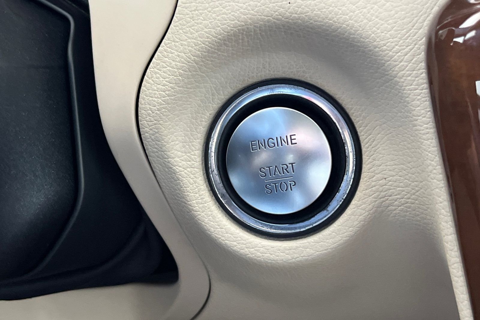 Used 2018  Mercedes-Benz 300 image 22