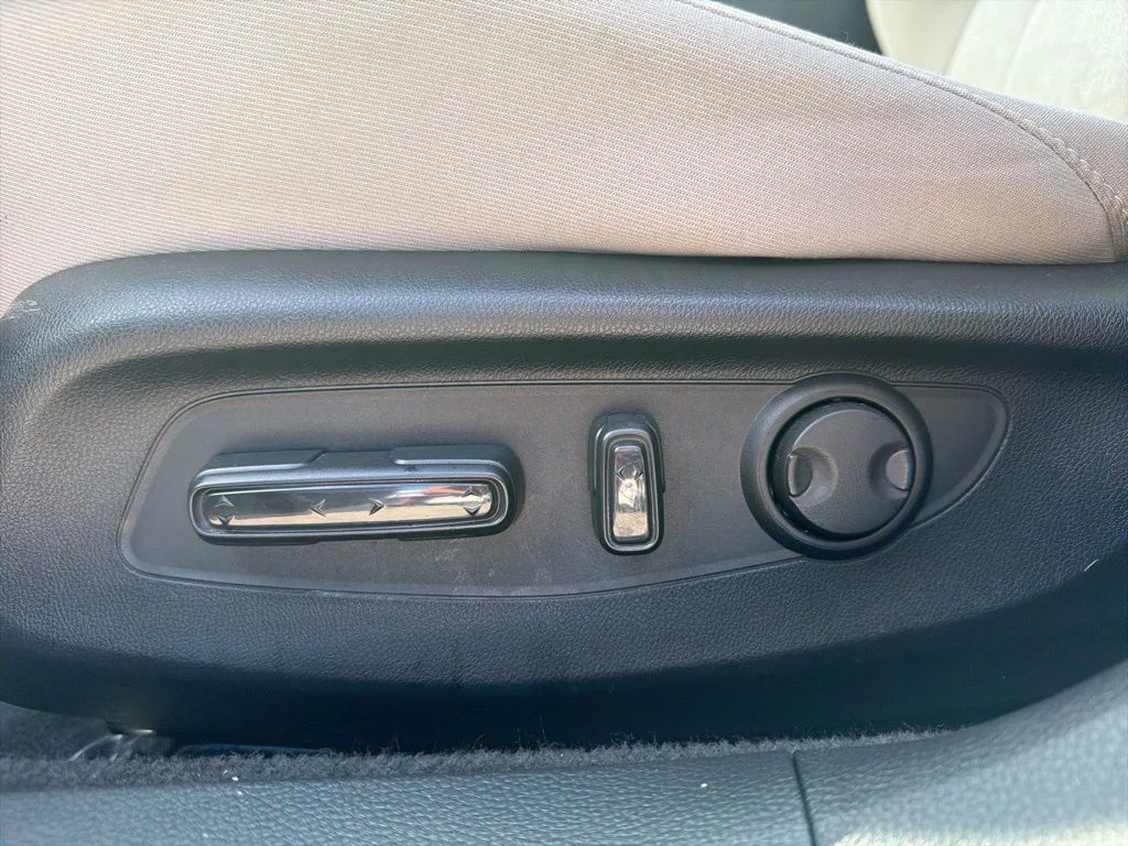 Used 2024 White Honda EX image 14