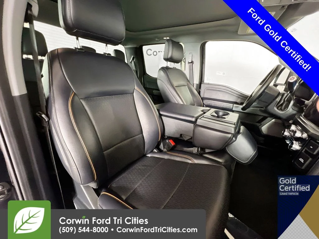 Certified Used 2025 Agate Black Metallic Ford Lariat image 17