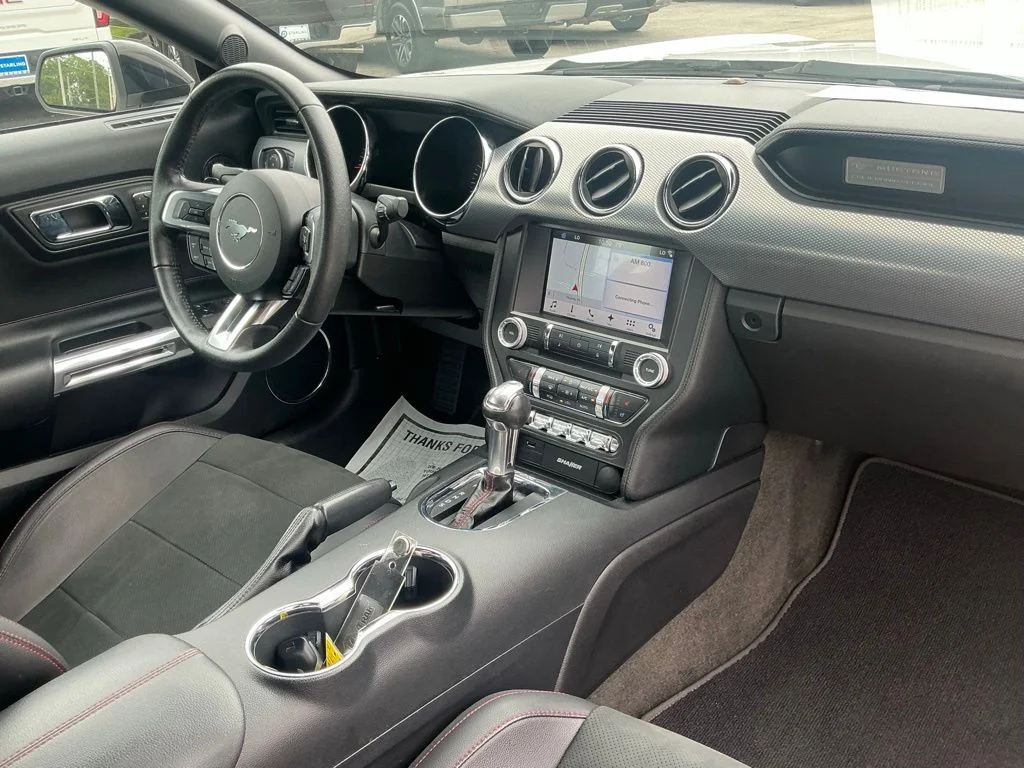 Used 2017 White Ford GT Premium image 27
