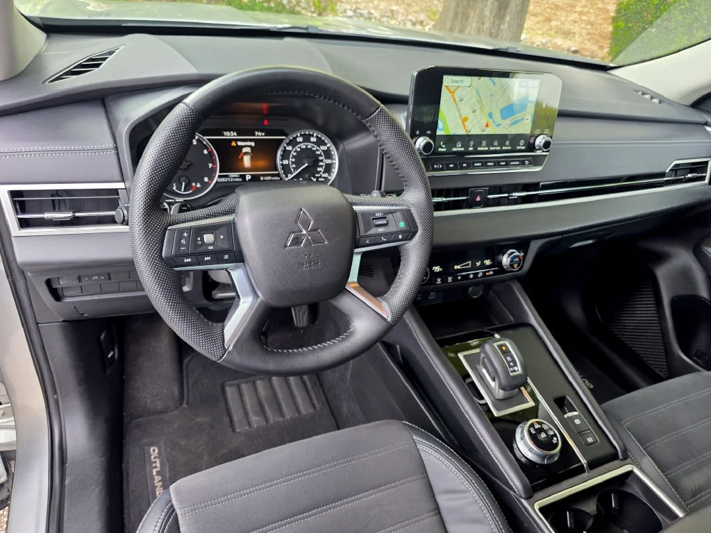 Used 2023 Silver Mitsubishi SE 2.5 2WD image 13