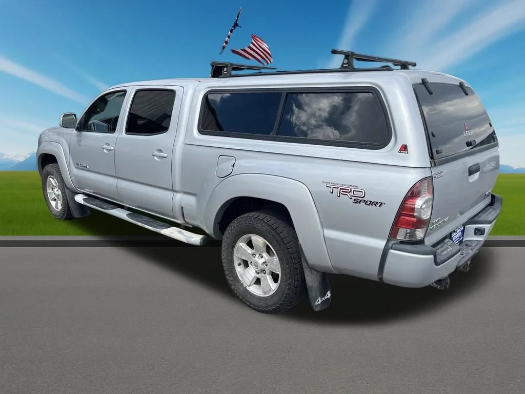 Used 2009 Silver Toyota BASE image 6
