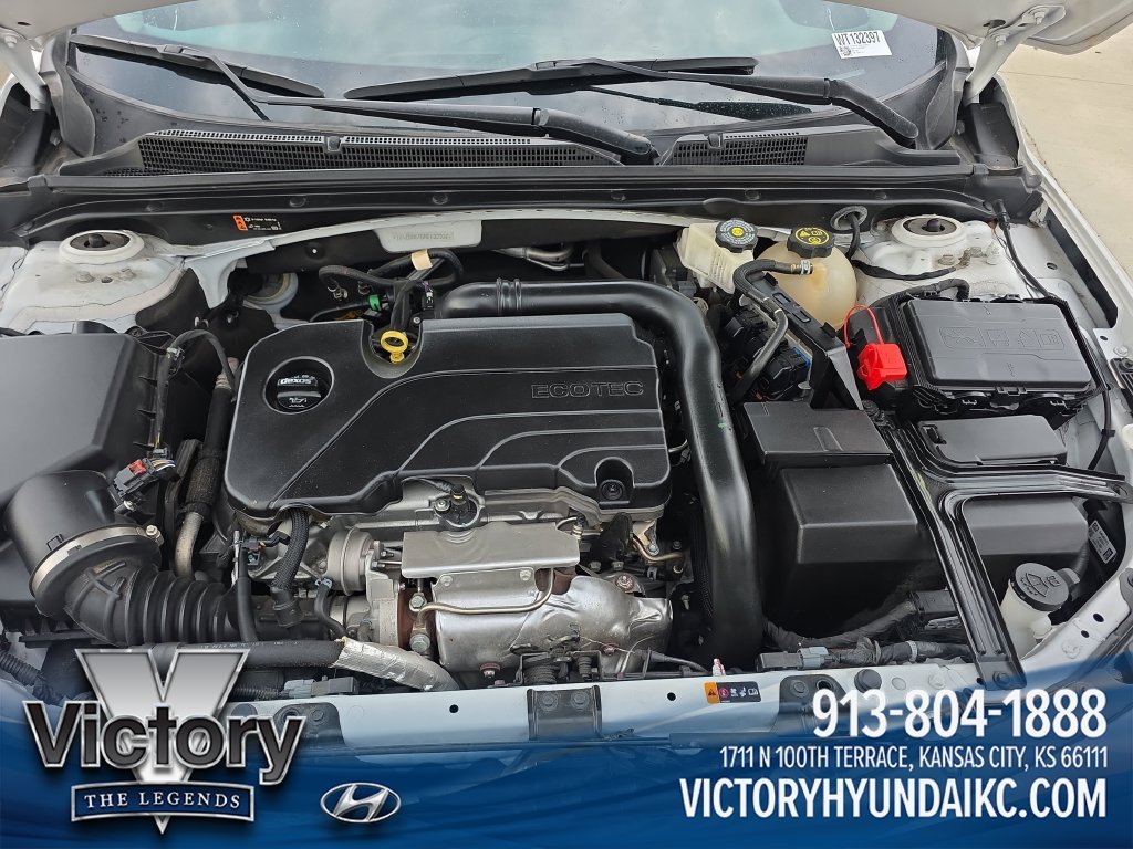 Used 2024 White Chevrolet LT image 22